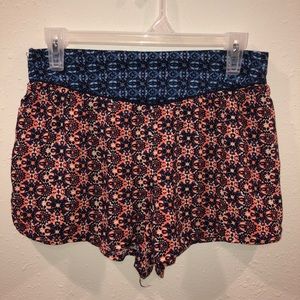 High Waisted Pattern Shorts